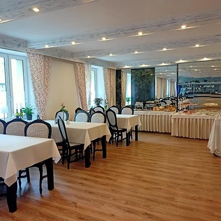 Iskra Ξενοδοχείο Ράντομ Εξωτερικό φωτογραφία